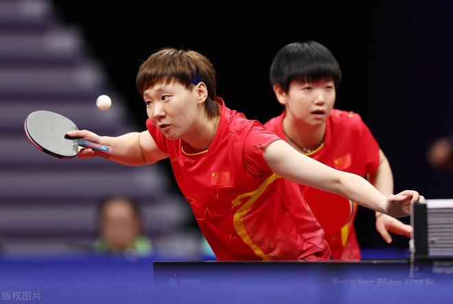 姿态出现 姿态出现