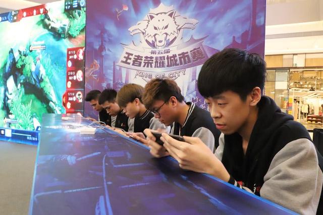 近与特效叠 近与特效叠